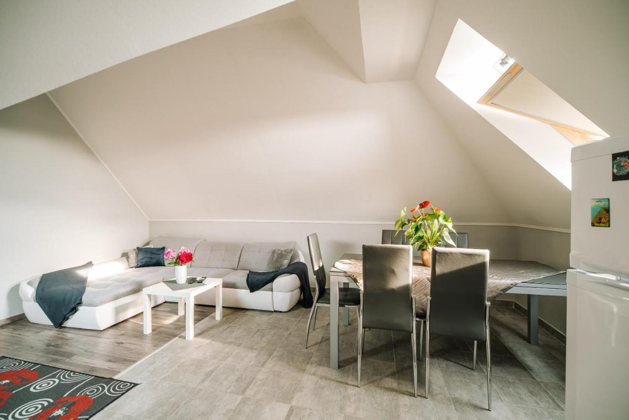 Buzavirag Apartman 케츨리 외부 사진