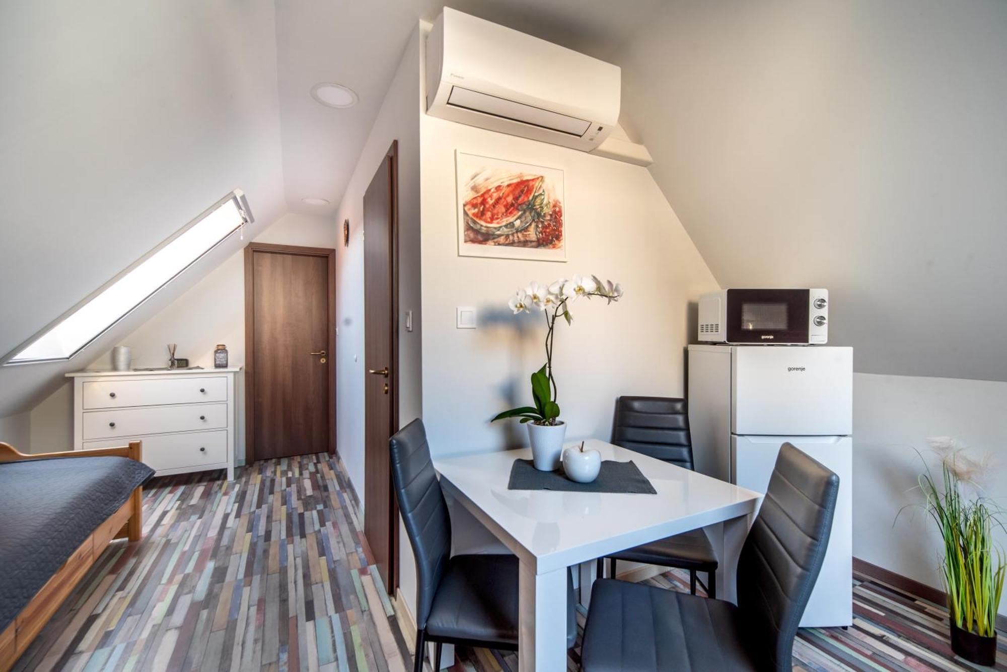 Buzavirag Apartman 케츨리 외부 사진